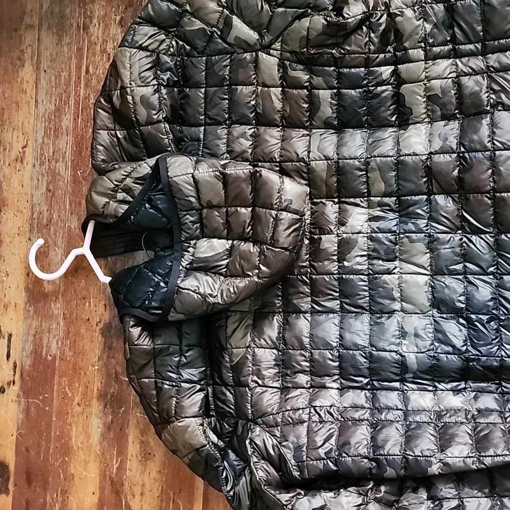 Northface Green And Brown Camo Jacket - Picture 3 of 5